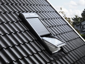 VELUX roleta zewnętrzna SSL 0000 sterowana solarnie z akumulatorem